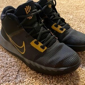 Kyrie basketball shoes